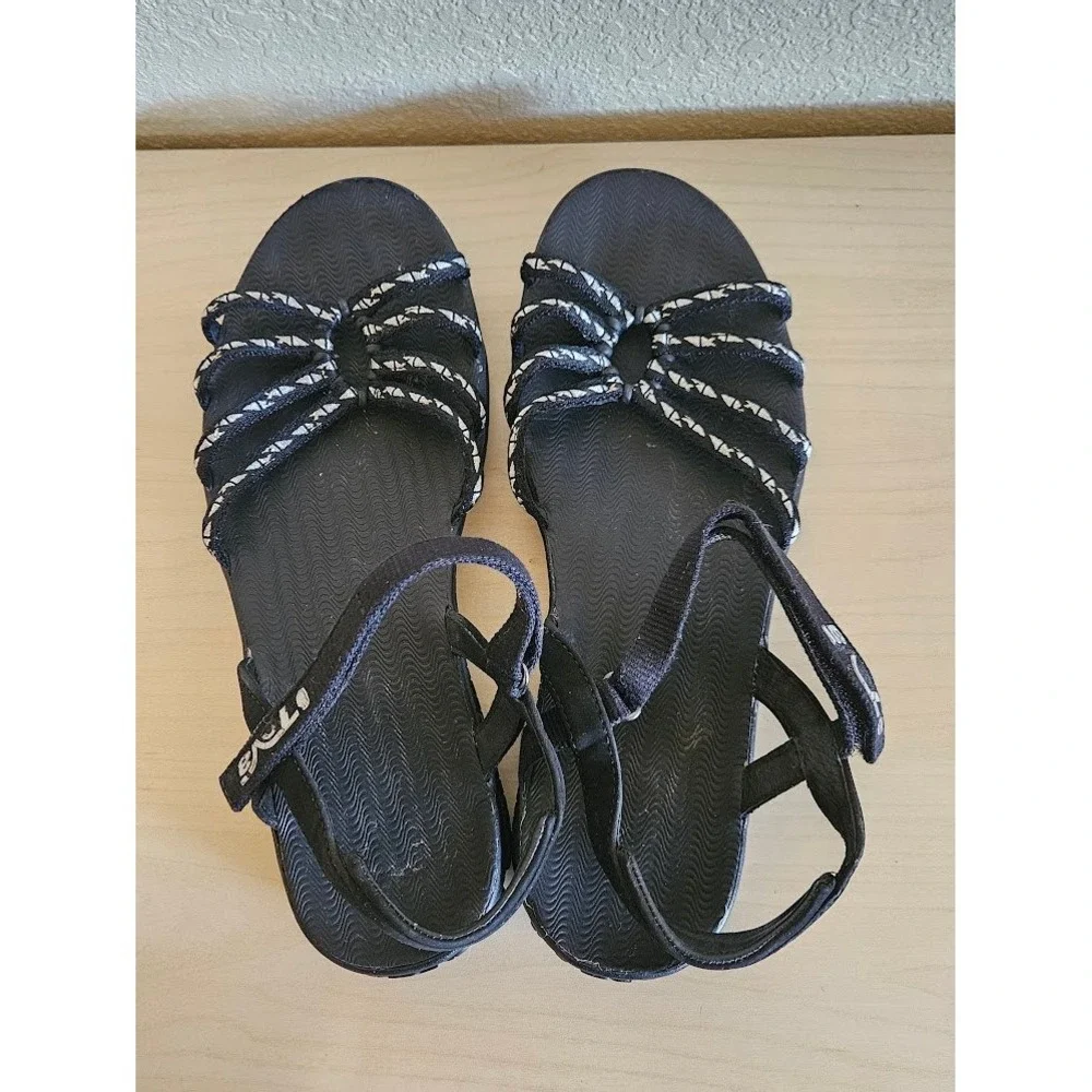 Teva Kayenta Strappy Athletic Sandals Black White Womens 8 Outdoor Gorpcore